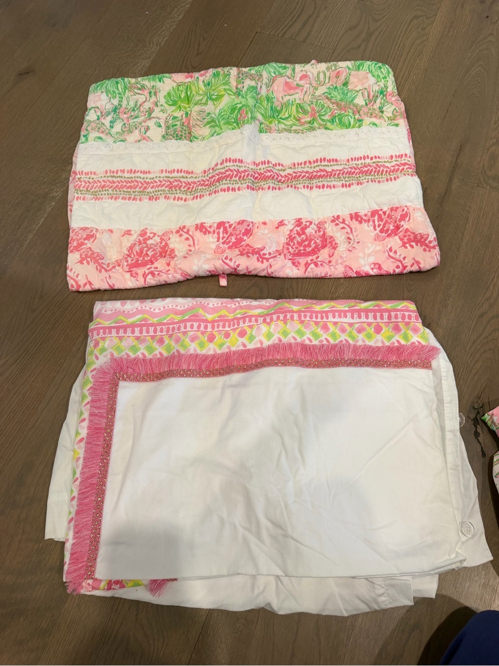 Lilly Pulitzer “on Parade” bedding set. Twin Size